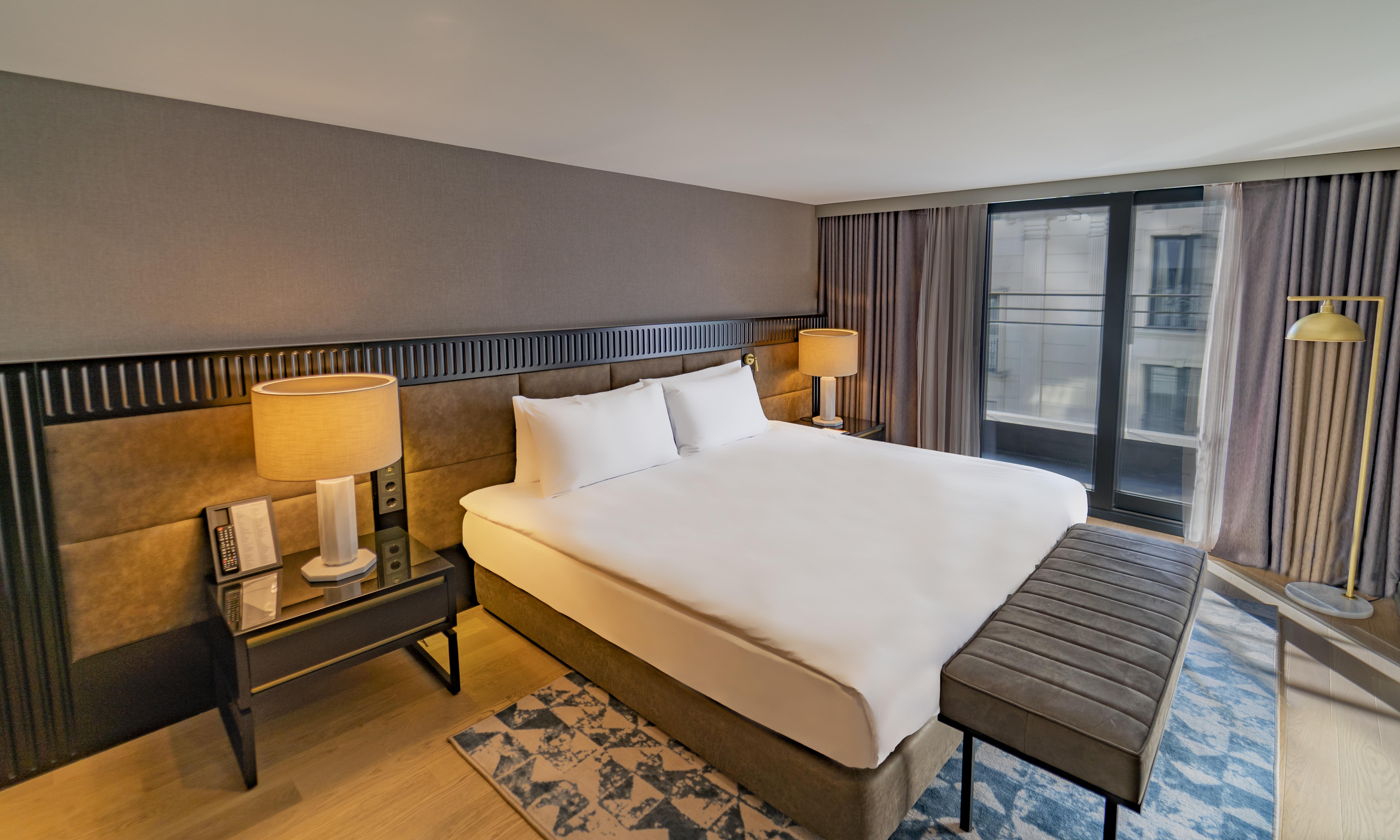 Hotel Sofitel Istanbul Taksim Zewnętrze zdjęcie A bedroom at the hotel