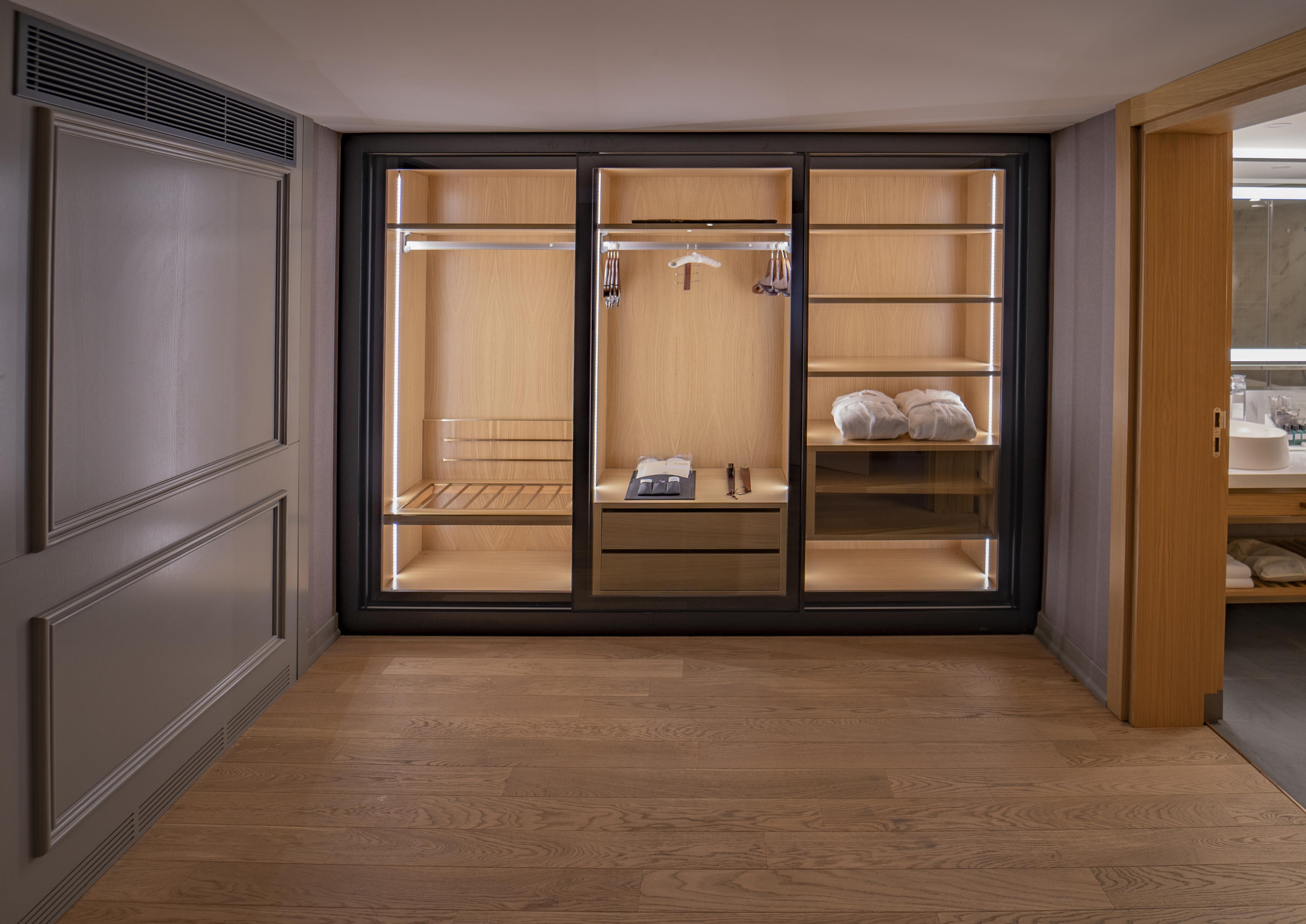 Hotel Sofitel Istanbul Taksim Zewnętrze zdjęcie A walk-in closet