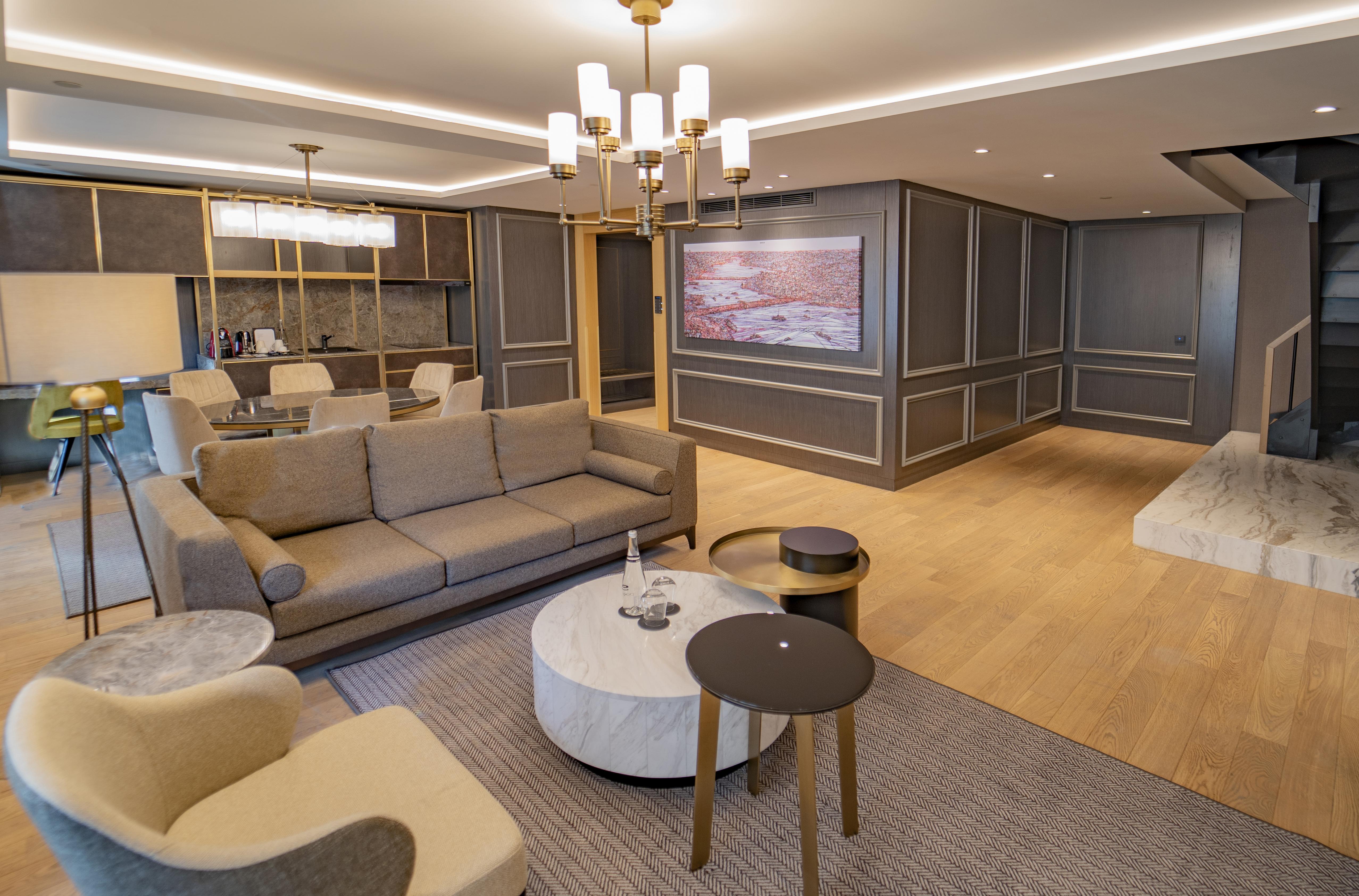 Hotel Sofitel Istanbul Taksim Zewnętrze zdjęcie The interior of the 1000-square-metre (1,100-square-yard) presidential suite