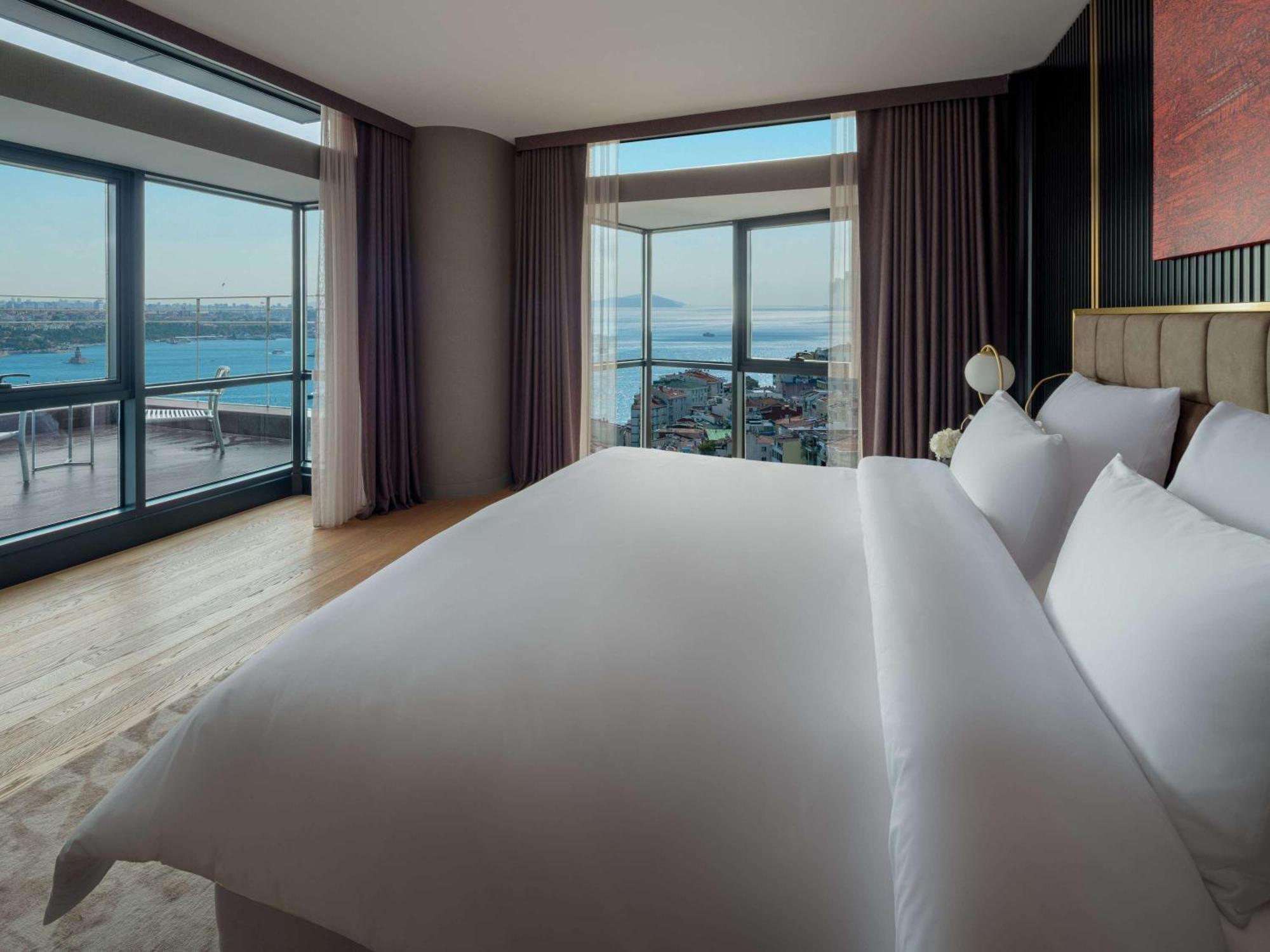 Hotel Sofitel Istanbul Taksim Zewnętrze zdjęcie A bedroom at the hotel