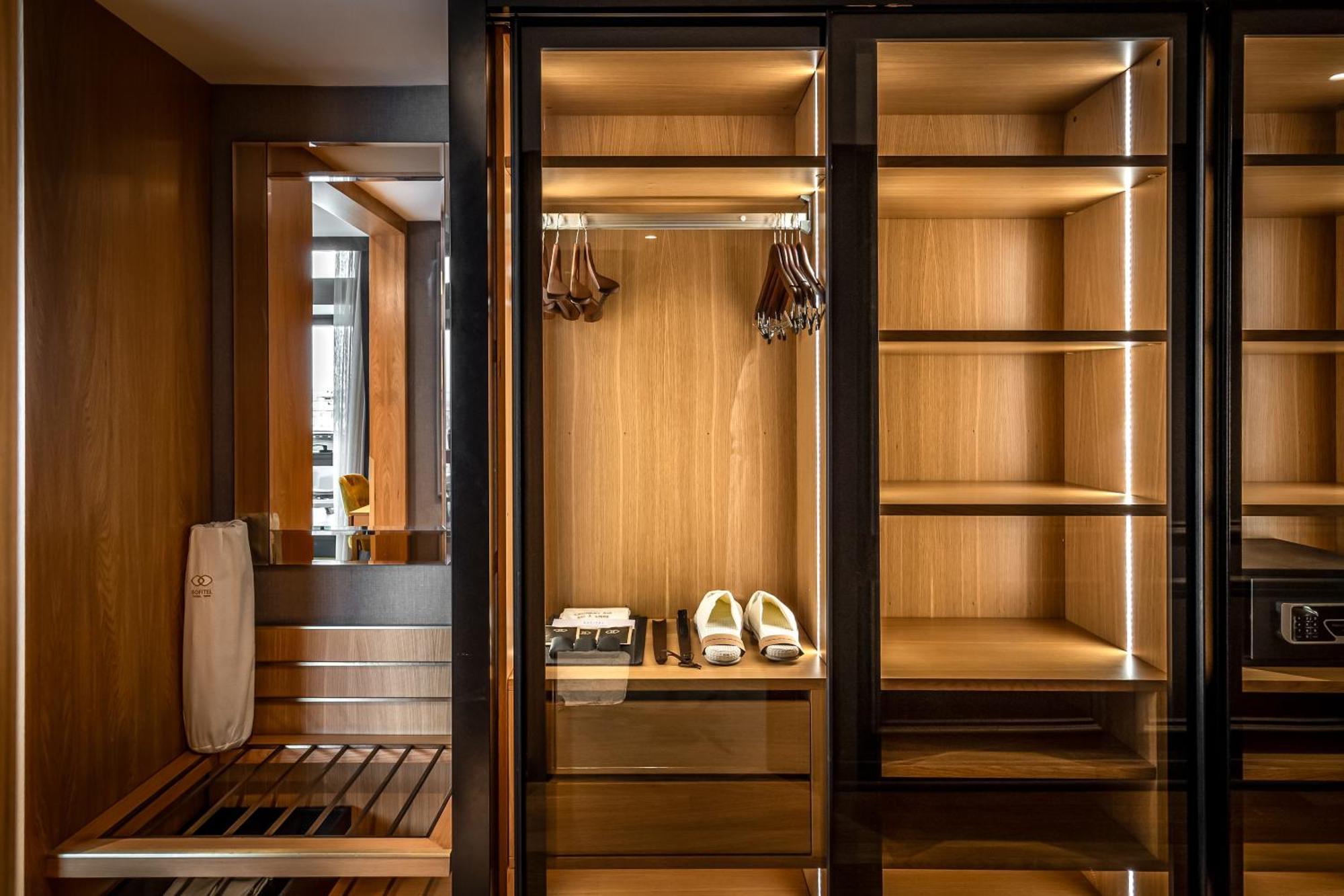 Hotel Sofitel Istanbul Taksim Zewnętrze zdjęcie A walk-in closet